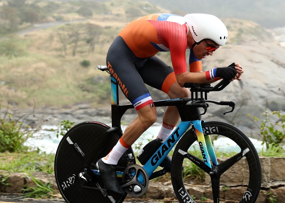 A6030c1551f42edba79956d7c6229315